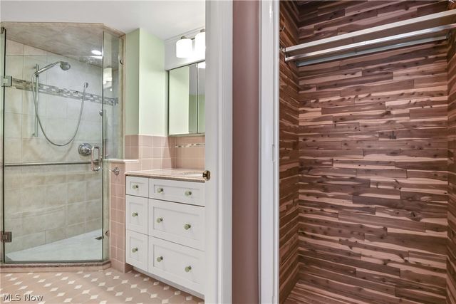 12550 Lake Avenue 805, Lakewood, OH 44107