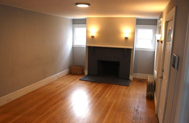 35 Pearl St, Fitchburg, MA 01420