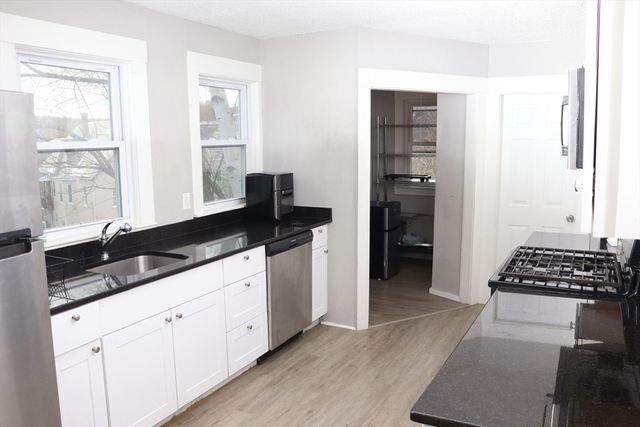 35 Pearl St, Fitchburg, MA 01420