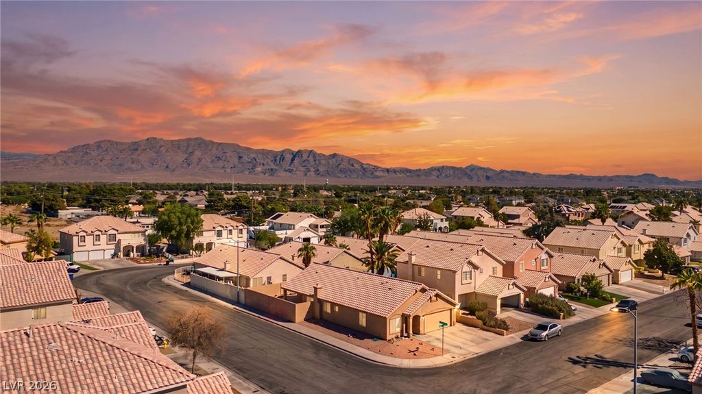 7232 London Bridge Avenue, Las Vegas, NV 89130 — exterior