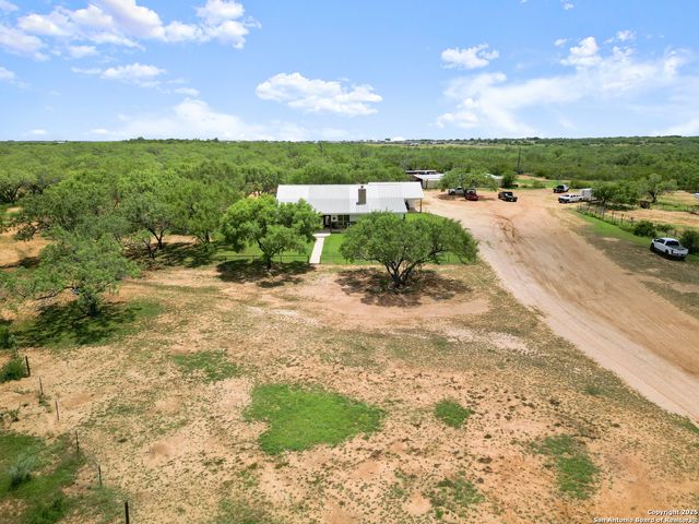 590 County Road 431, Pleasanton, TX 78064
