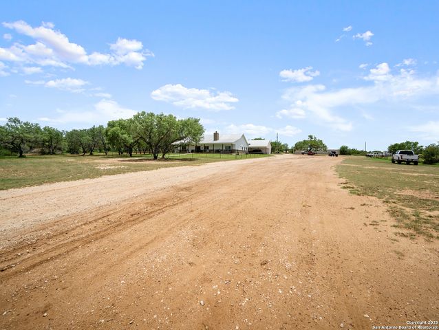 590 County Road 431, Pleasanton, TX 78064