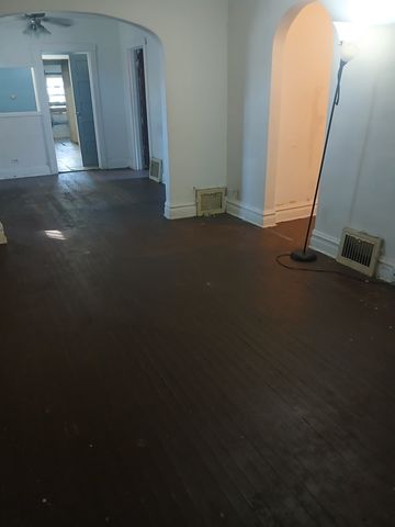 1023 W 104th Street, Chicago, IL 60643