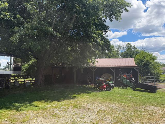 8137 N Us Highway 31, Seymour, IN 47274