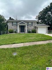 316 Indiana Trail, Radcliff, KY 40160