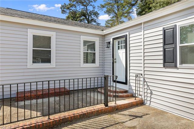 8249 Simons DR, Norfolk, VA 23505