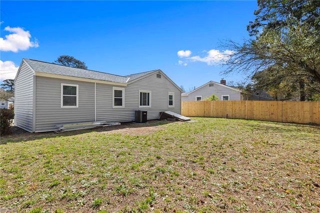 8249 Simons DR, Norfolk, VA 23505