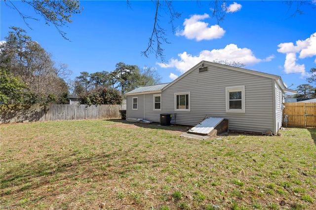 8249 Simons DR, Norfolk, VA 23505