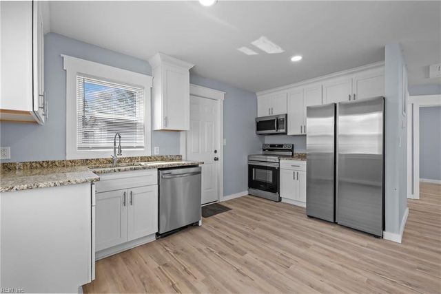 8249 Simons DR, Norfolk, VA 23505