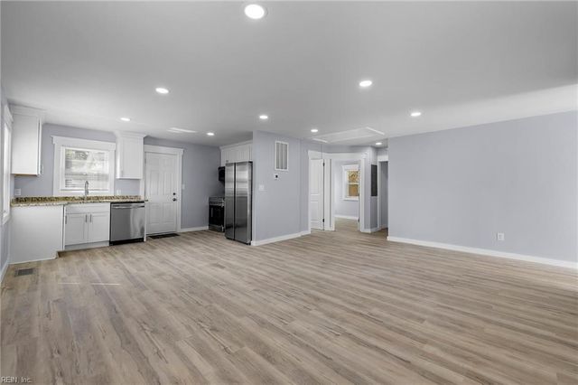 8249 Simons DR, Norfolk, VA 23505