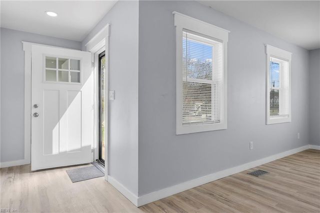 8249 Simons DR, Norfolk, VA 23505