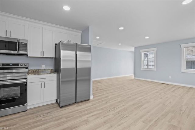 8249 Simons DR, Norfolk, VA 23505