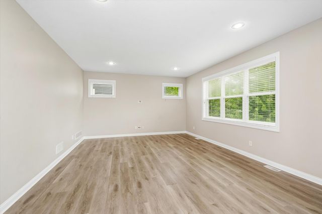 3947 Valencia Lane, Chaska, MN 55318