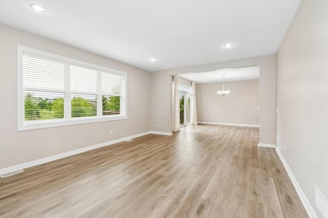3947 Valencia Lane, Chaska, MN 55318