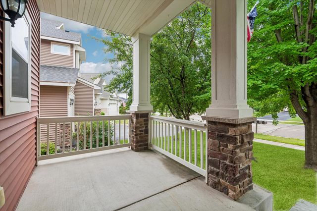 3947 Valencia Lane, Chaska, MN 55318
