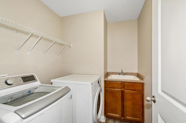 3947 Valencia Lane, Chaska, MN 55318