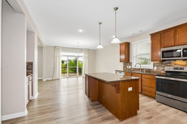 3947 Valencia Lane, Chaska, MN 55318