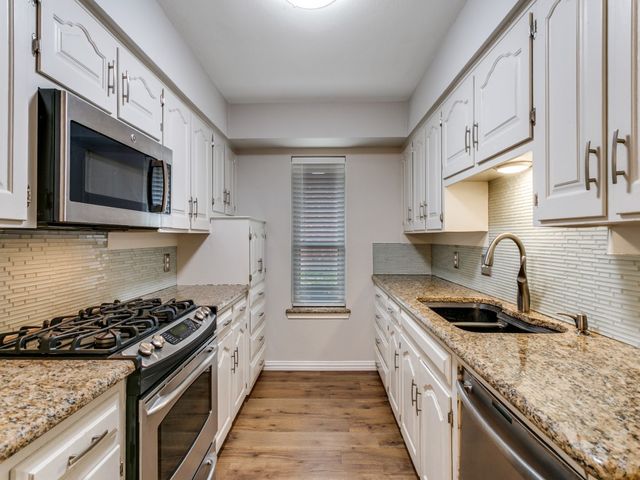 2521 Lone Star Lane, Grapevine, TX 76051