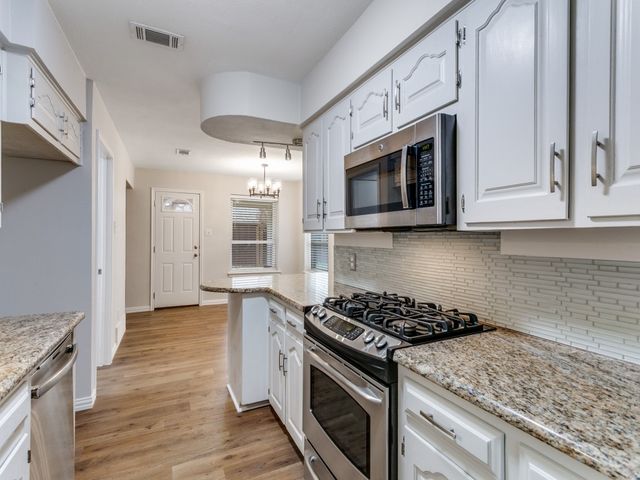 2521 Lone Star Lane, Grapevine, TX 76051