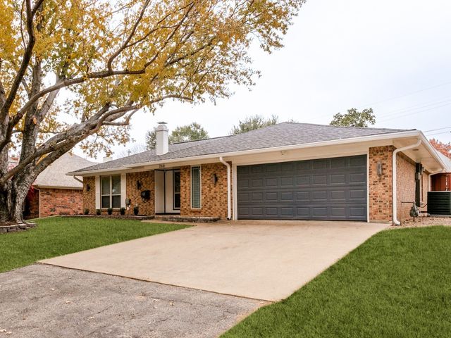 2521 Lone Star Lane, Grapevine, TX 76051