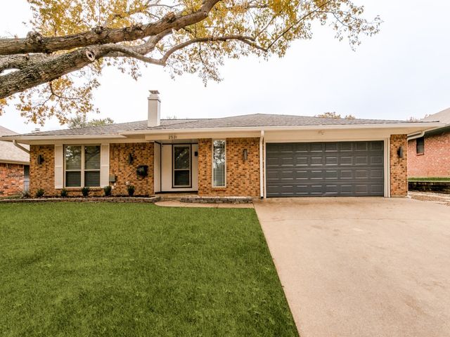 2521 Lone Star Lane, Grapevine, TX 76051