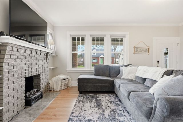 1284 Corporation St, Beaver, PA 15009