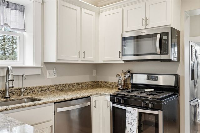 1284 Corporation St, Beaver, PA 15009