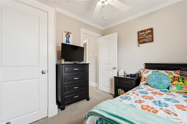 1284 Corporation St, Beaver, PA 15009