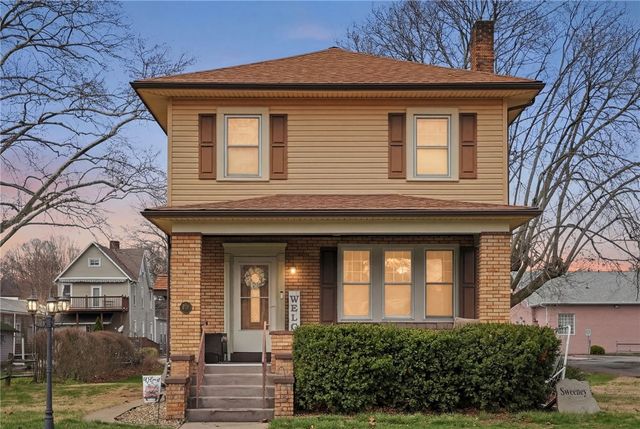 1284 Corporation St, Beaver, PA 15009