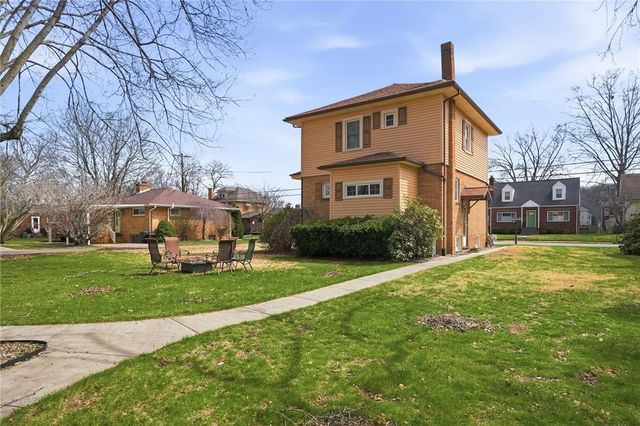 1284 Corporation St, Beaver, PA 15009