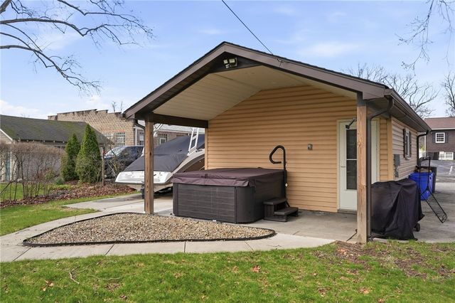 1284 Corporation St, Beaver, PA 15009