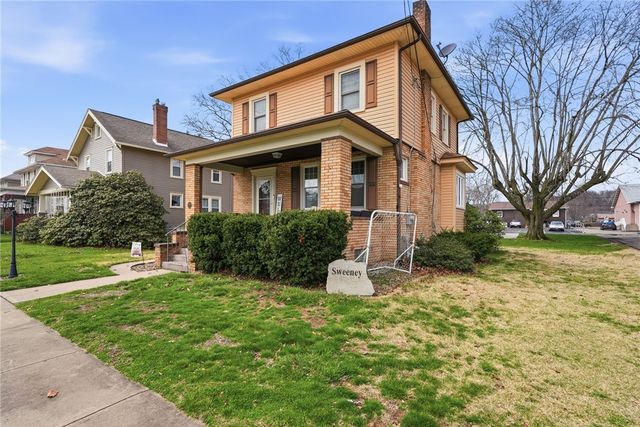 1284 Corporation St, Beaver, PA 15009