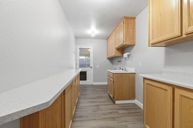 1416 Buttonwillow Dr, Modesto, CA 95355