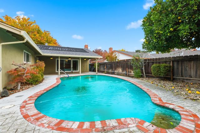 1416 Buttonwillow Dr, Modesto, CA 95355