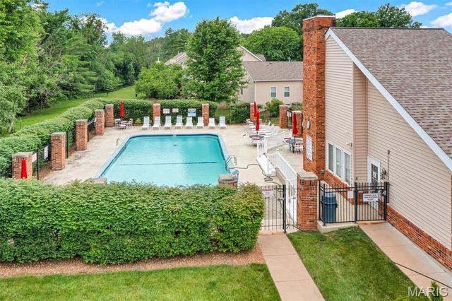 1034 Alpine Ridge Drive G6, Ballwin, MO 63021