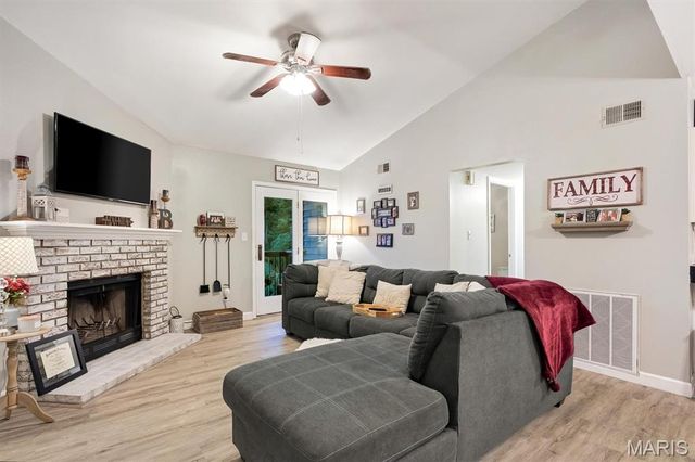 1034 Alpine Ridge Drive G6, Ballwin, MO 63021