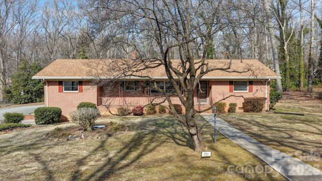 701 E Oakwood Avenue, Albemarle, NC 28001