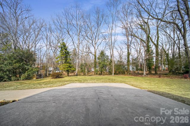 701 E Oakwood Avenue, Albemarle, NC 28001