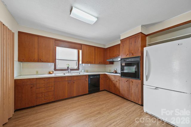 701 E Oakwood Avenue, Albemarle, NC 28001