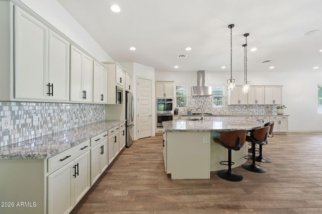 2912 E BLOOMFIELD Parkway, Gilbert, AZ 85296