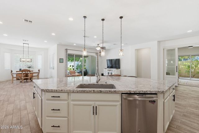2912 E BLOOMFIELD Parkway, Gilbert, AZ 85296