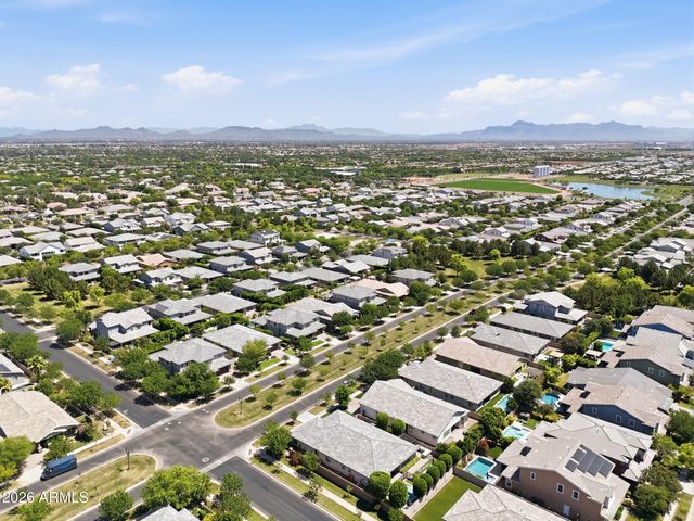 2912 E BLOOMFIELD Parkway, Gilbert, AZ 85296