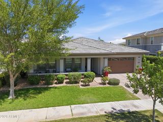 2912 E BLOOMFIELD Parkway, Gilbert, AZ 85296