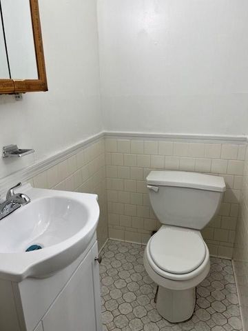 845 White Oak Court, Lawrenceville, GA 30046