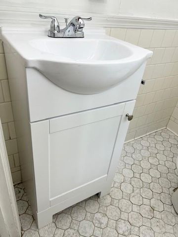 845 White Oak Court, Lawrenceville, GA 30046