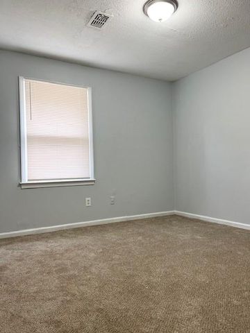 845 White Oak Court, Lawrenceville, GA 30046