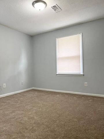 845 White Oak Court, Lawrenceville, GA 30046