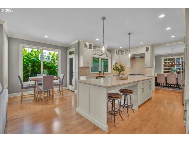 12864 Nw LILYWOOD Dr, Portland, OR 97229