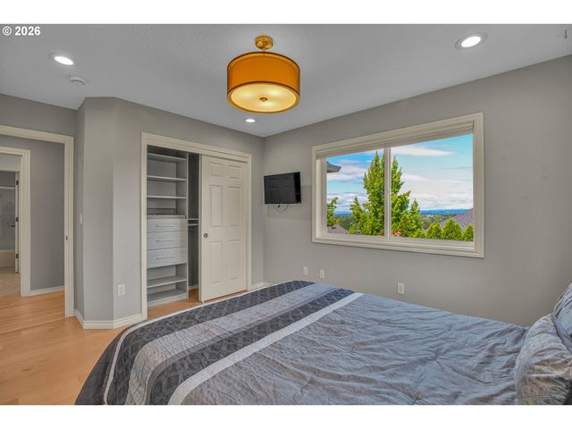 12864 Nw LILYWOOD Dr, Portland, OR 97229
