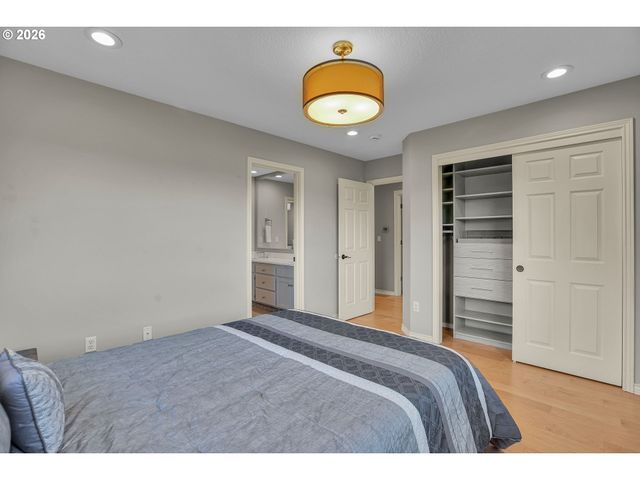 12864 Nw LILYWOOD Dr, Portland, OR 97229